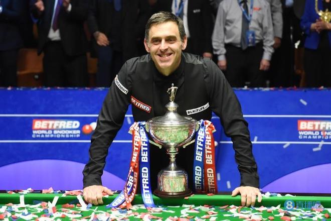 英超比赛中 英超比赛中