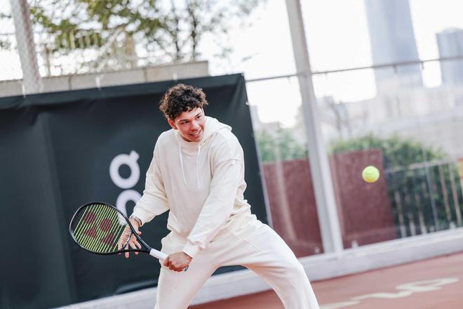 蔡依林演唱会最近被举报邪教仪式：30米机械蛇、金色公牛等充斥西方元素吸走观众运气，主办方回应