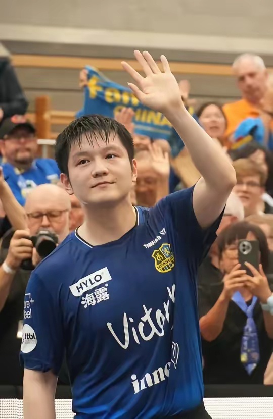 用大模型生 用大模型生